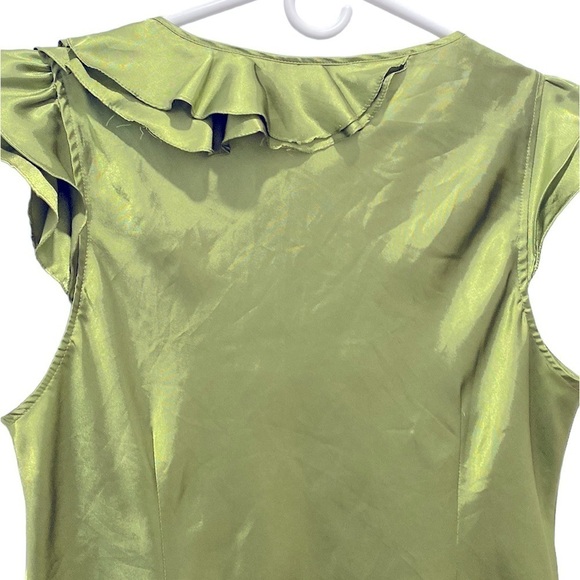 SATINY green luxurious sleeveless top. Asymmetrical neckline. XL
C - Picture 10 of 10